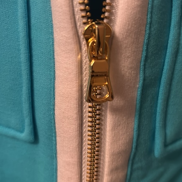 Boston Proper golf tank with gold hardware and zippers. - Picture 5 of 6